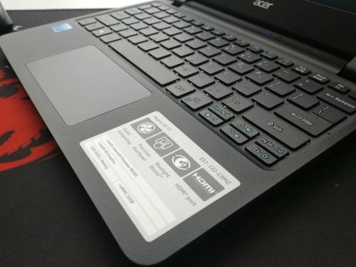 ***BRAND NEW***ACER ASPIRE ES11 ES1*6TH GEN N3350*2GB RAM*32GB EMMS*HD DISPLAY